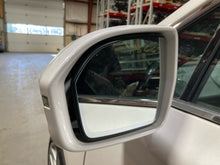 Load image into Gallery viewer, Side View Door Mirror Lincoln MKC 2017 - NW693612
