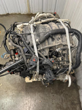 Load image into Gallery viewer, Engine Motor  SAVANA 2500 VAN 2020 - NW694555
