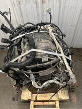 Load image into Gallery viewer, Engine Motor  SAVANA 2500 VAN 2020 - NW694555
