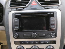 Load image into Gallery viewer, RADIO Volkswagen Beetle EOS Jetta 12 13 14 15 16 - NW695868
