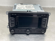 Load image into Gallery viewer, RADIO Volkswagen Beetle EOS Jetta 12 13 14 15 16 - NW695868
