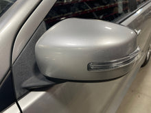 Load image into Gallery viewer, SIDE VIEW DOOR MIRROR - NW696342
