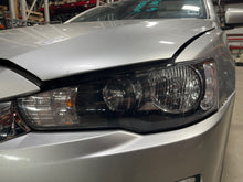 Load image into Gallery viewer, HEADLIGHT LAMP ASSEMBLY - NW696133
