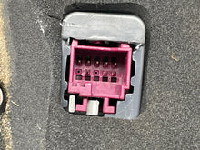 Load image into Gallery viewer, TAIL LIGHT LAMP ASSEMBLY C250 C300 C350 C43 C63 15 16 17 18 Right - NW698416
