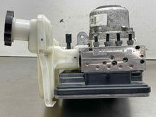 Load image into Gallery viewer, ABS Pump  SILVERADO 1500 PICKUP 2019 - NW700252
