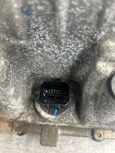 Load image into Gallery viewer, Transmission Kia Stinger 2018 - NW698753
