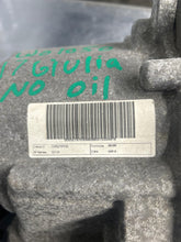 Load image into Gallery viewer, TRANSFER CASE 2017 17 - NW700096
