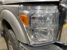 Load image into Gallery viewer, HEADLIGHT LAMP ASSEMBLY F250SD Pickup F350SD Pickup 11-16 Right - NW700130
