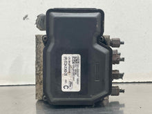 Load image into Gallery viewer, ABS ANTI-LOCK BRAKE PUMP F250SD Pickup F350SD Pickup 14 15 16 - NW699794
