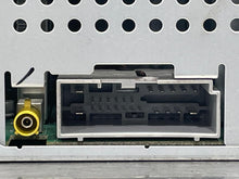 Load image into Gallery viewer, Radio  FORD F350SD PICKUP 2016 - NW699826
