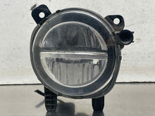 Load image into Gallery viewer, [INVENTORYCAR_YEAR_MAKE_MODEL] FOG LAMP LIGHT Right - NW702079

