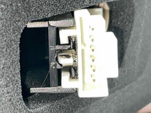 Load image into Gallery viewer, OUTER TAIL LIGHT LAMP E300 E350 E400 E550 E63 10 11 12 13 Right - NW702830
