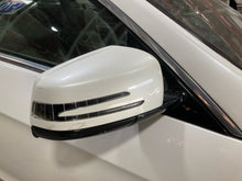 Load image into Gallery viewer, SIDE VIEW DOOR MIRROR E300 E350 E400 E550 E63 11 12 13 Right - NW701445
