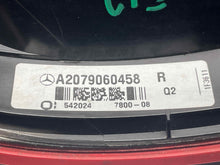 Load image into Gallery viewer, OUTER TAIL LIGHT LAMP E300 E350 E400 E550 E63 10 11 12 13 Right - NW701453
