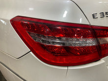 Load image into Gallery viewer, OUTER TAIL LIGHT LAMP E300 E350 E400 E550 E63 10 11 12 13 Left - NW701454
