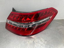 Load image into Gallery viewer, OUTER TAIL LIGHT LAMP E300 E350 E400 E550 E63 10 11 12 13 Right - NW701455
