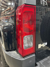 Load image into Gallery viewer, TAIL LIGHT LAMP ASSEMBLY Hummer H3 06 07 08 09 10 Left - NW702810
