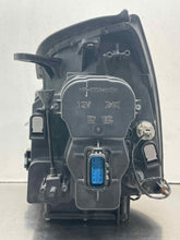 Load image into Gallery viewer, HEADLIGHT LAMP ASSEMBLY Cadillac SRX 04 05 06 07 08 09 Right - NW703556
