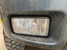 Load image into Gallery viewer, Fog Light Suburban Tahoe Silverado 1500 2500 3500 2007 07 08 09 10 11 12 Right - NW704055
