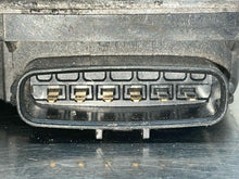 Load image into Gallery viewer, THROTTLE BODY LR4 Range Rover Range Rover Sport 10 11 12 13 - NW704063
