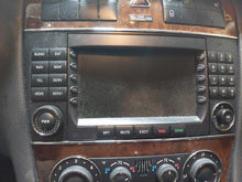Load image into Gallery viewer, Radio  MERCEDES C-CLASS 2007 - NW704866
