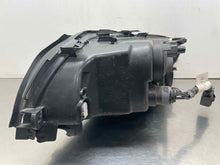 Load image into Gallery viewer, HEADLIGHT LAMP ASSEMBLY Volvo C70 V70 XC70 05 06 07 Right - NW706967
