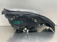 Load image into Gallery viewer, HEADLIGHT LAMP ASSEMBLY Volvo C70 V70 XC70 05 06 07 Right - NW706967
