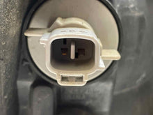 Load image into Gallery viewer, HEADLIGHT LAMP ASSEMBLY Baja Legacy 00 01 02 03 04 05 06 Left - NW103613
