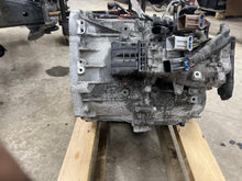 Load image into Gallery viewer, Transmission Isuzu Optima 2019 - DG179498
