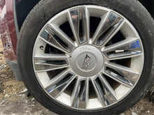 Load image into Gallery viewer, WHEEL RIM Escalade Escalade ESV 15-18 22x9 22x9, 6 lug, 5-1/2" - DG184569
