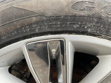 Load image into Gallery viewer, WHEEL RIM Escalade Escalade ESV 15-18 22x9 22x9, 6 lug, 5-1/2" - DG184569
