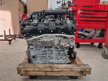 Load image into Gallery viewer, Engine Motor Chrysler Pacifica 2017 - DG183728
