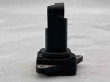 Load image into Gallery viewer, Mass Air Flow Sensor Meter MAF LR2 LR3 Range Rover Range 05-12 - NW5469
