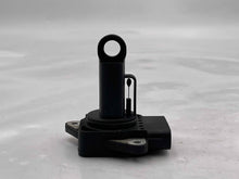 Load image into Gallery viewer, Mass Air Flow Sensor Meter MAF LR2 LR3 Range Rover Range 05-12 - NW5469
