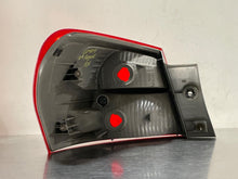 Load image into Gallery viewer, OUTER TAIL LIGHT LAMP Nissan Rogue 08 09 10 11 12 13 Right - NW181000
