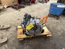 Load image into Gallery viewer, Transmission Hyundai Elantra 2023 - DG217611
