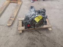 Load image into Gallery viewer, Transmission Hyundai Santa Fe 2019 - DG220032
