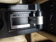 Load image into Gallery viewer, Floor Shifter Ford Mustang 2005 - NW677271
