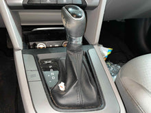 Load image into Gallery viewer, Floor Shifter Hyundai Elantra 2017 - NW569128
