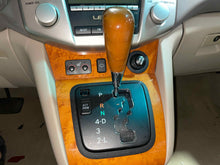 Load image into Gallery viewer, Floor Shifter  LEXUS RX350 2009 - NW547600
