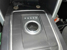 Load image into Gallery viewer, Floor Shifter  DISCOVERY SPORT 2017 - NW523650
