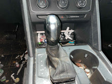 Load image into Gallery viewer, Floor Shifter Volkswagen Atlas 2019 - NW522231
