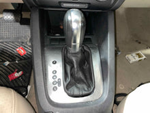 Load image into Gallery viewer, Floor Shifter Volkswagen Jetta 2013 - NW624640

