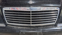 Load image into Gallery viewer, GRILL Mercedes E300D E320 E55 1996 96 1997 97 98 99 - NW398685
