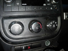 Load image into Gallery viewer, TEMPERATURE CONTROLS Caliber Compass Patriot 2011-2016 - NW630868
