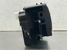 Load image into Gallery viewer, RADIO CONTROLS Nissan Armada Pathfinder 06 07 08 09 10 11 12 - NW137301
