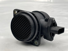 Load image into Gallery viewer, Mass Air Flow Sensor Meter MAF Q7 Beetle Golf Golf Cabriolet 00-11 - NW4741
