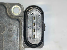 Load image into Gallery viewer, Mass Air Flow Sensor Meter MAF A4 A6 Passat 00 01 02 03 04 05 - NW5664
