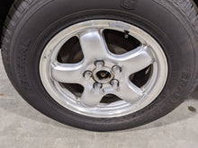 Load image into Gallery viewer, WHEEL Toyota RAV4 RAV-4 1997 16x6.5  5 Spoke - NW283690
