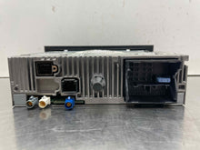 Load image into Gallery viewer, Radio   2010 - NW410672
